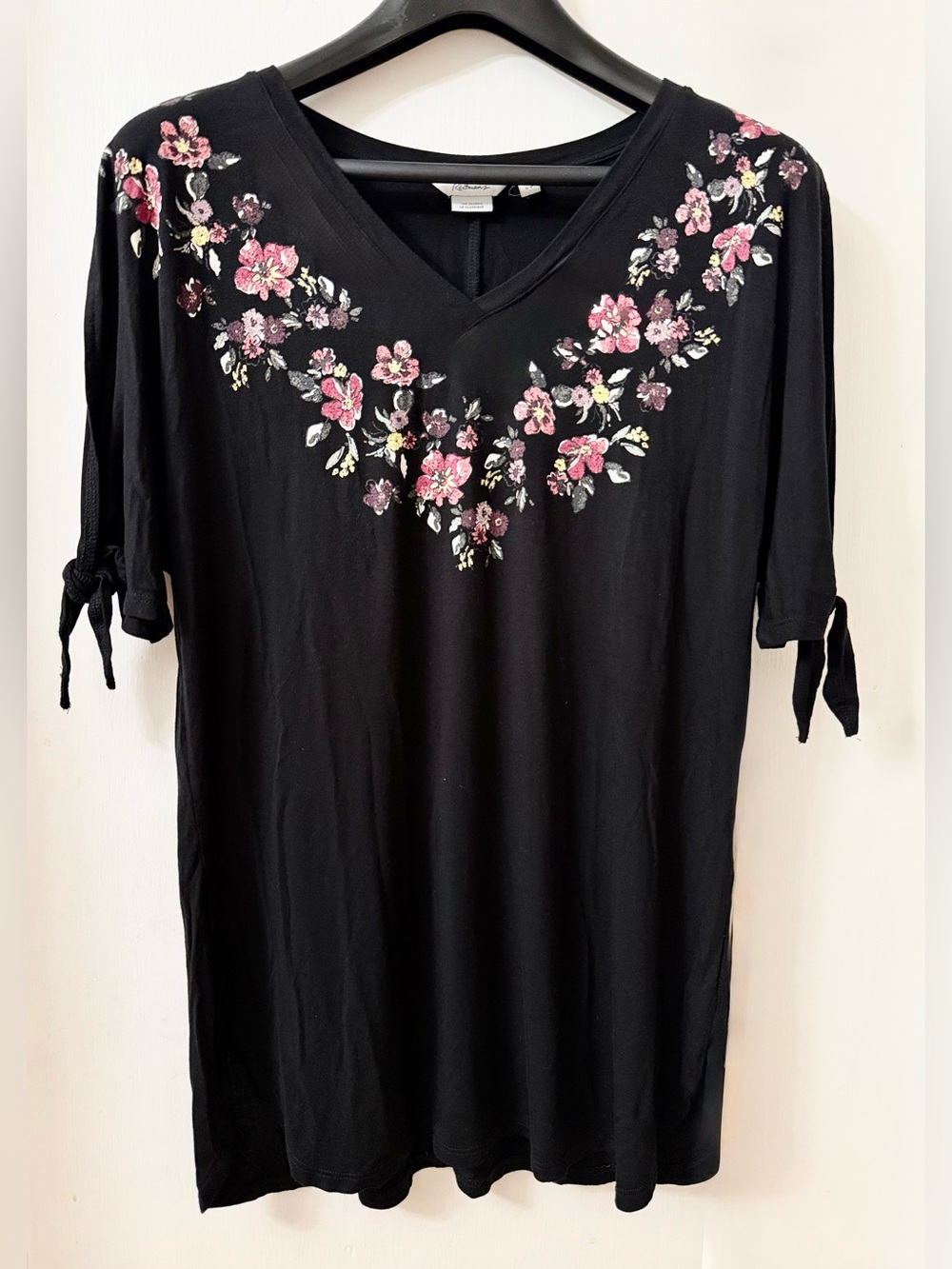 REITMAN’S BLACK V-NECK JERSEY SHORT SLEEVE TOP OPEN SHOULDER & TIE